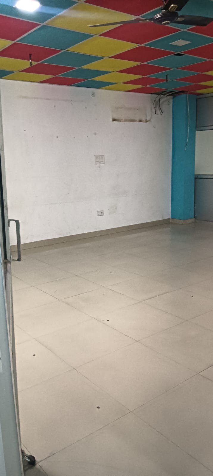 Commercial Property in Chinhat, Chinhat Ayodhya Road - Image 4