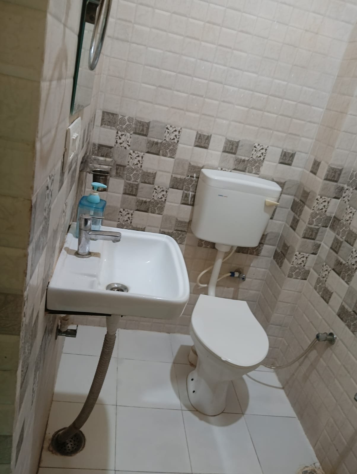 Residential Property in Anand Vihar Colony, Chinhat - Image 9