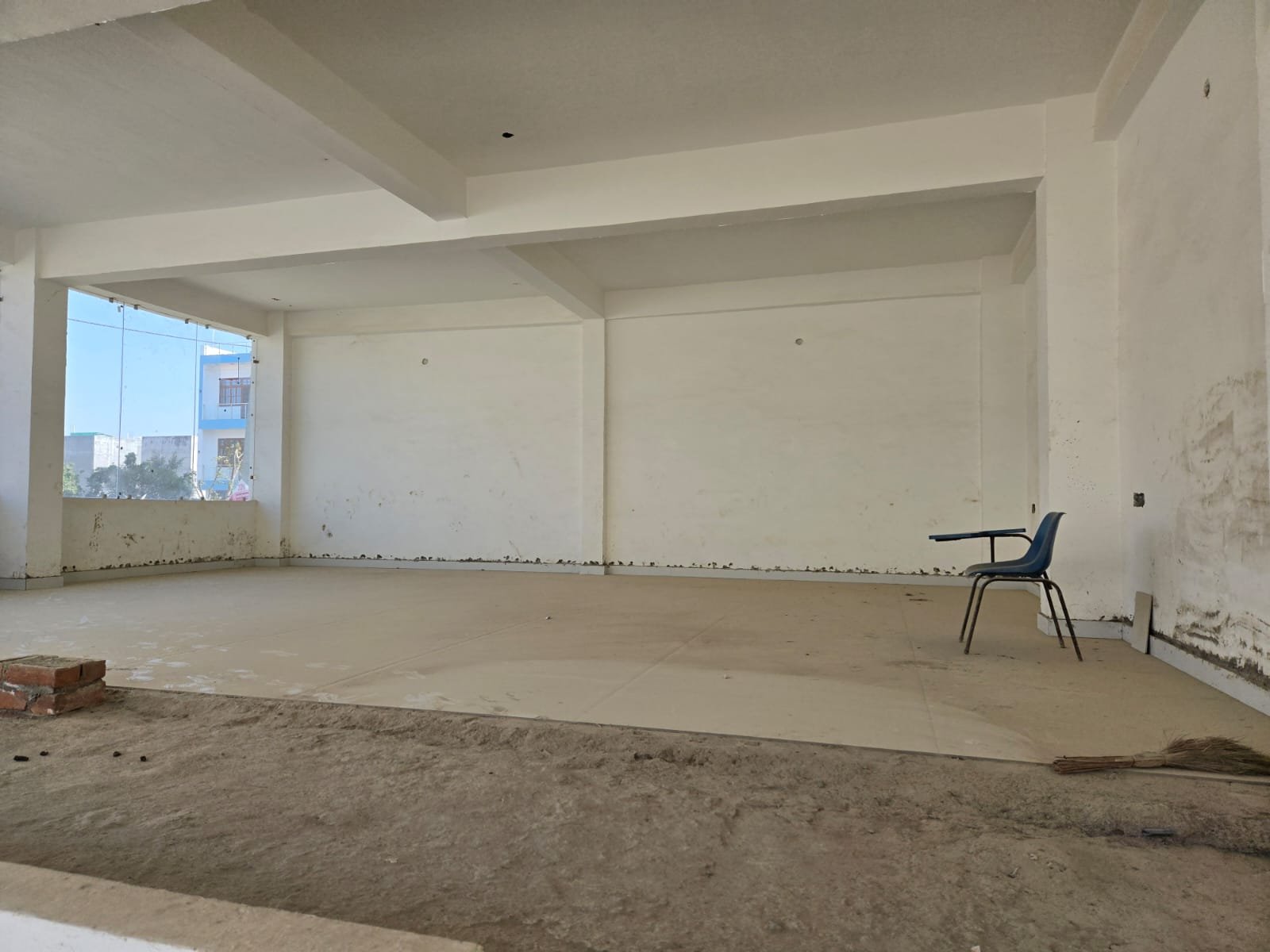 Commercial Property in Sultanpur Road, Arjungunj - Image 6