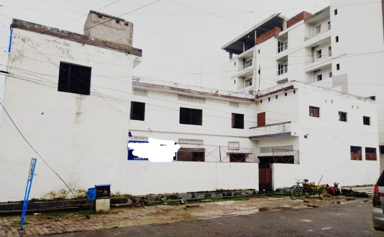 Commercial Property in Near Alambagh Metro, Alambagh - Image 1