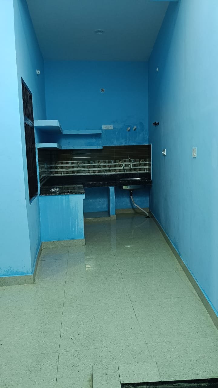 Residential Property in Awadh Vihar Colony, Chinhat - Image 3