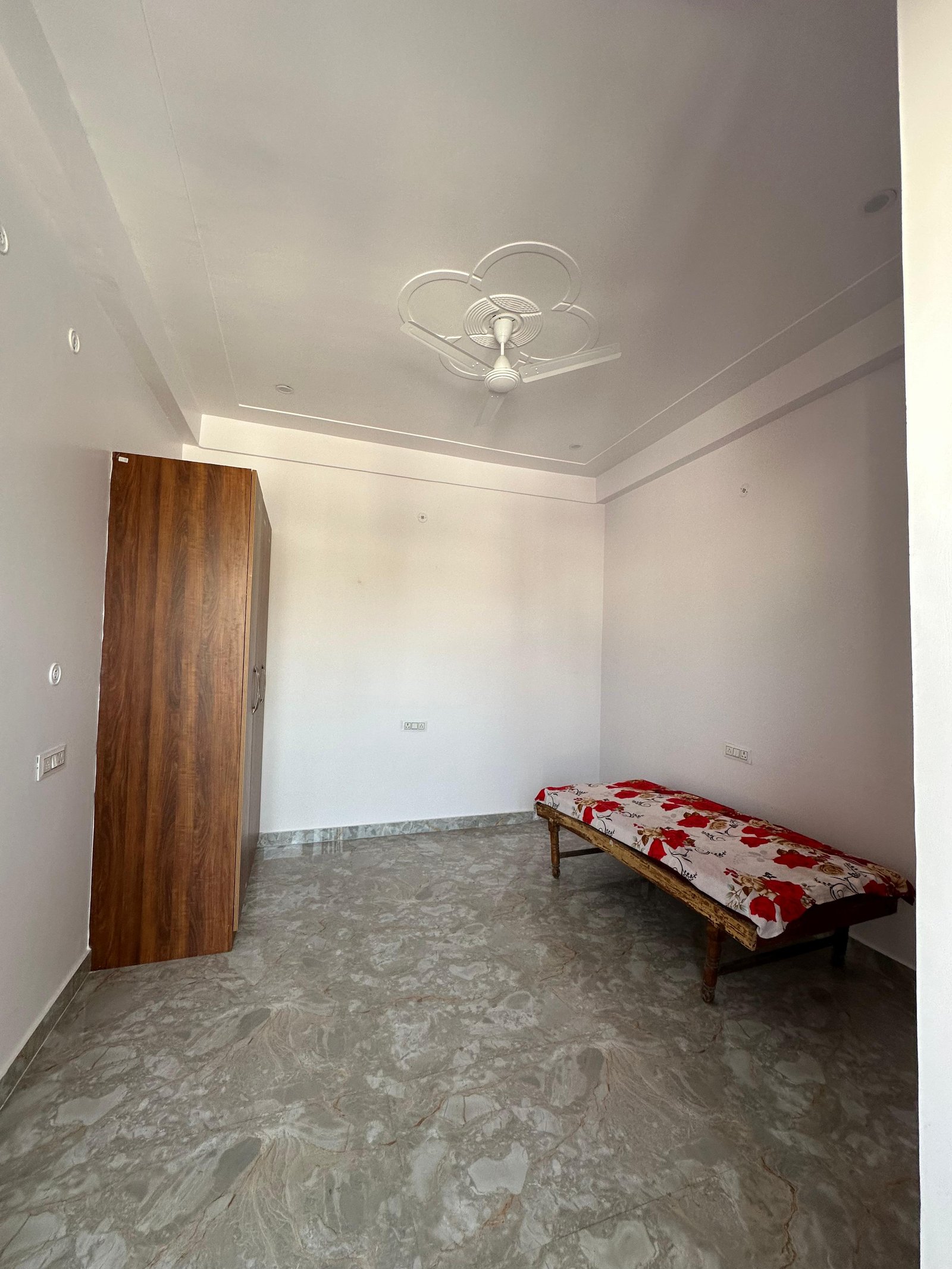 Residential Property in Faridi Nagar , Ghanshyam Kunj, Indira Nagar - Image 2