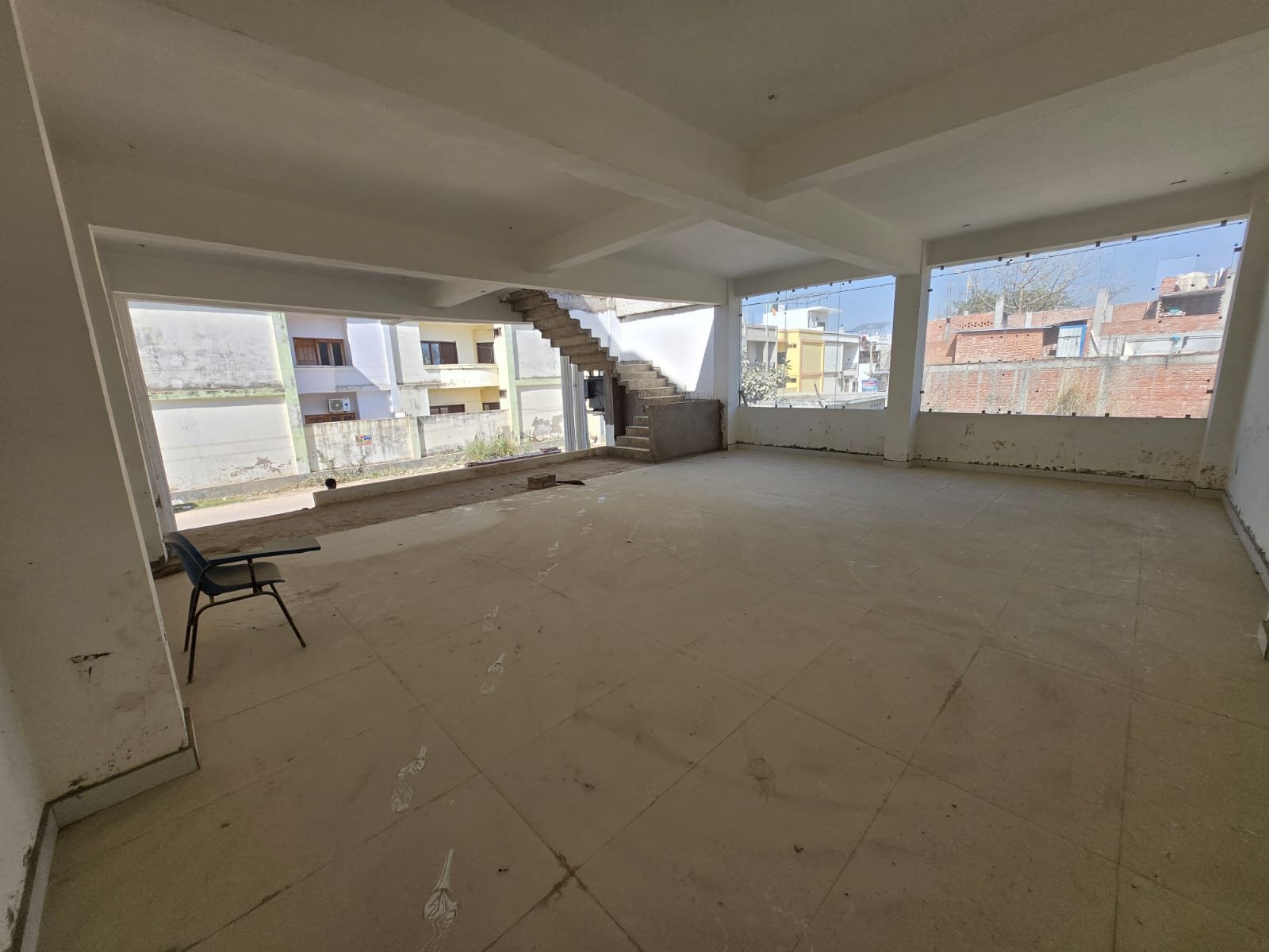 Commercial Property in Sultanpur Road, Arjungunj - Image 1