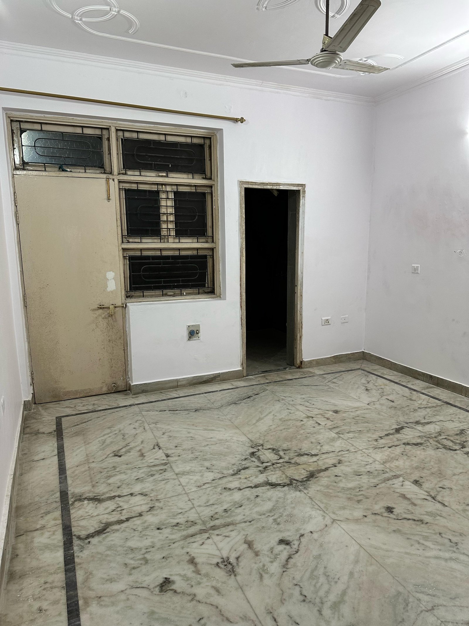 Residential Property in Faridi Nagar, Indira Nagar - Image 2