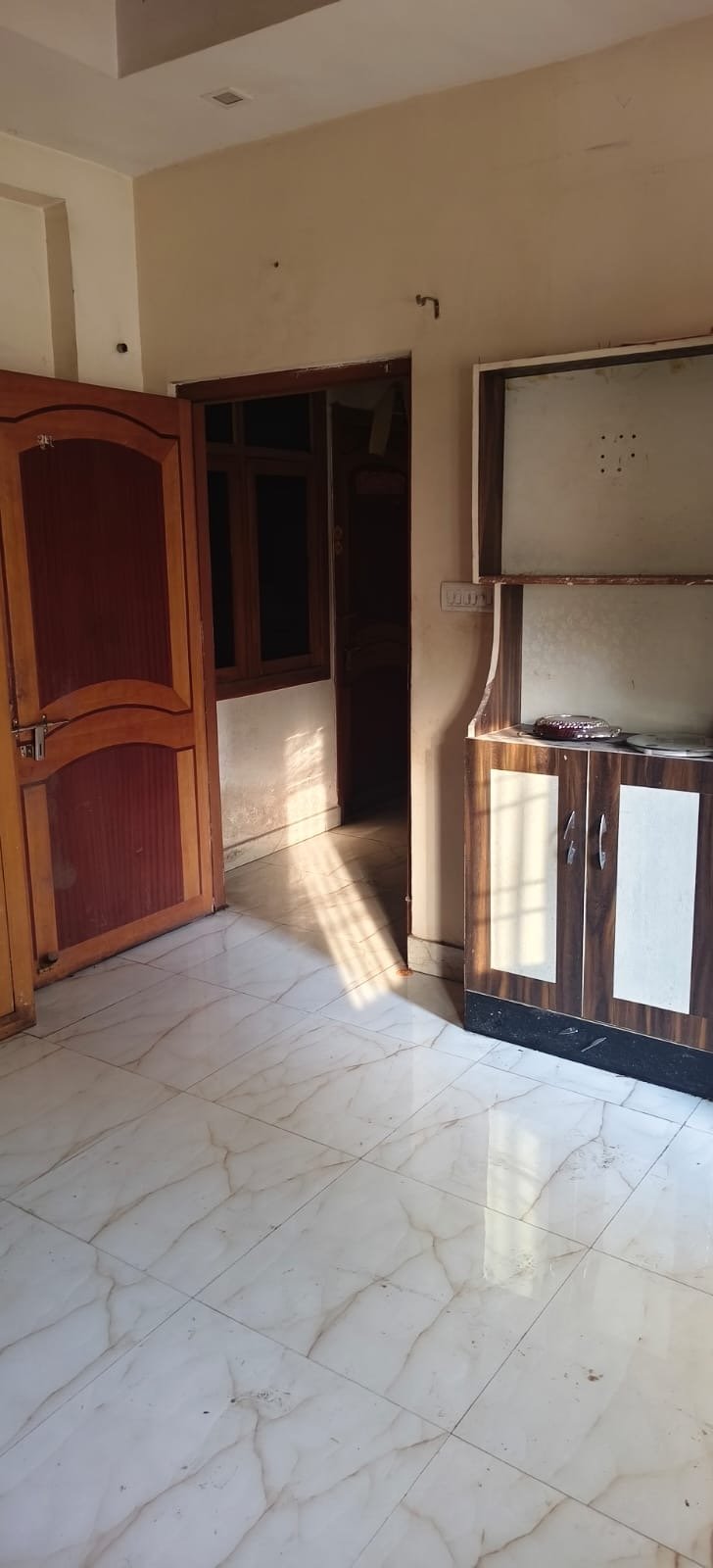 Commercial Property in Vivek Khand, Gomti Nagar - Image 1