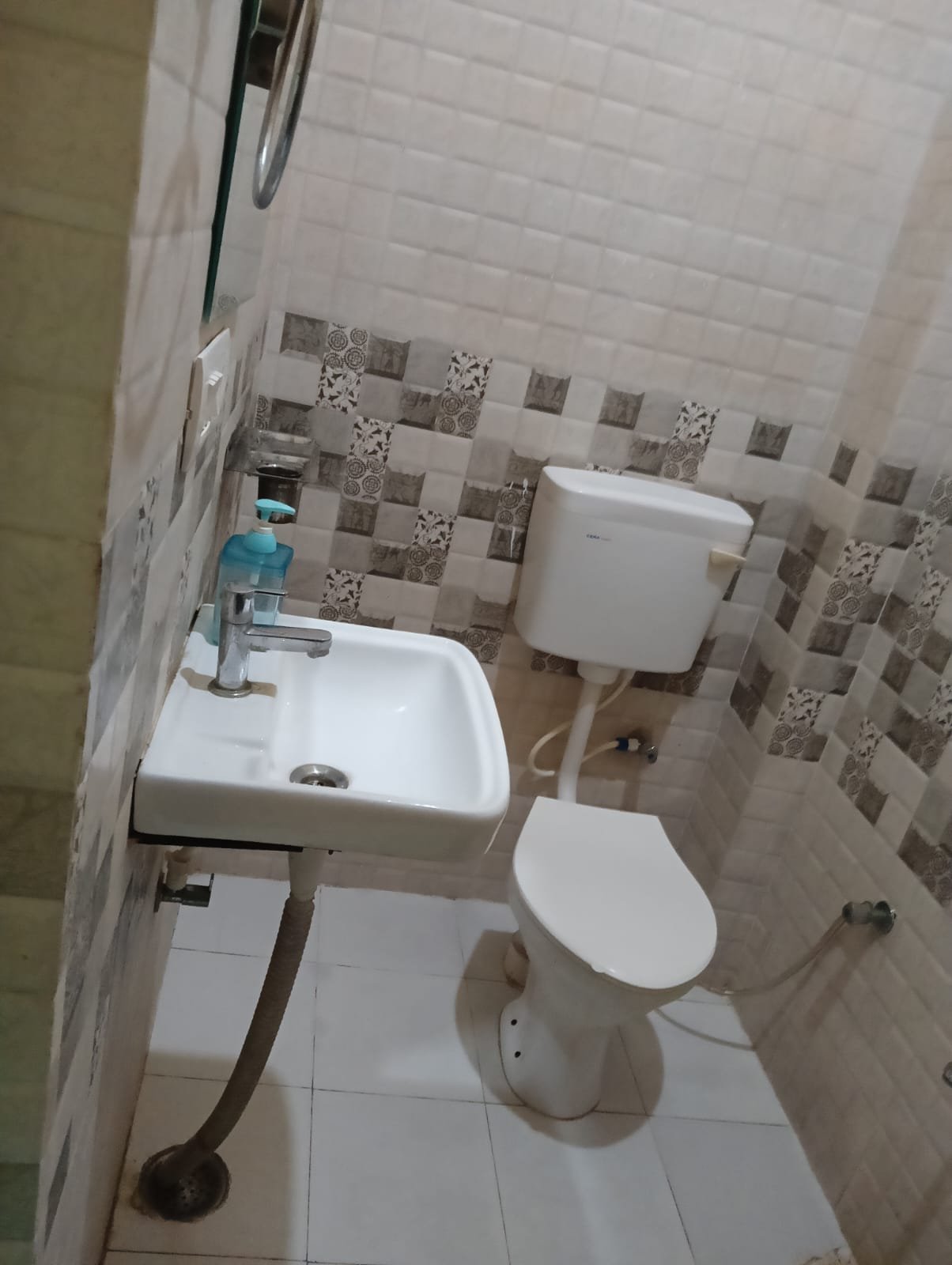 Residential Property in Anand Vihar Colony, Chinhat - Image 3