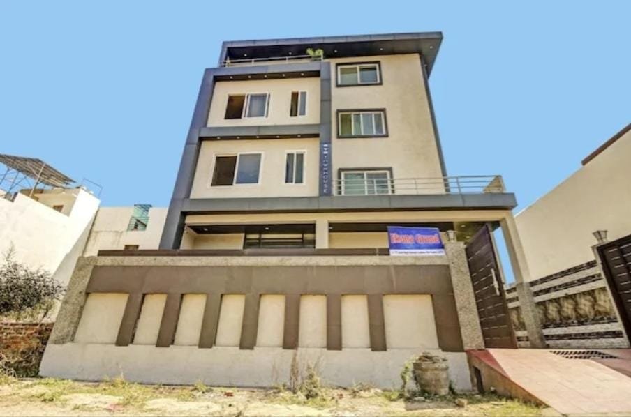 Commercial Property in Gomti Nagar Extension, Gomti Nagar - Image 1