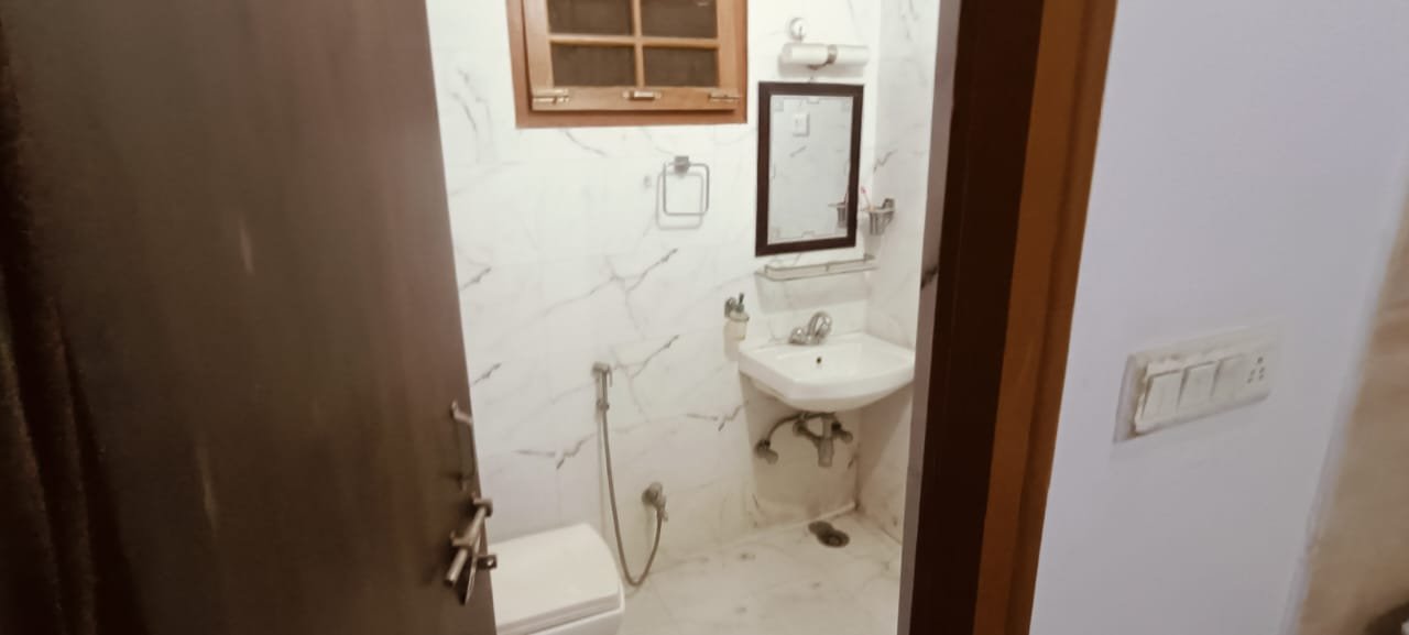 Residential Property in Vijayant Khand, Gomti Nagar - Image 7